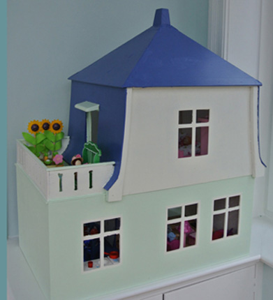 Puppenhaus selbst renoviert in blau grün DIY