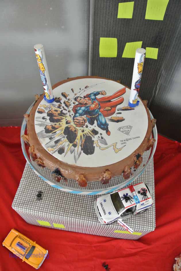 Geburtstagskuchen Torte Superman Sparkler Cake Tortenaufleger happyhomeblog