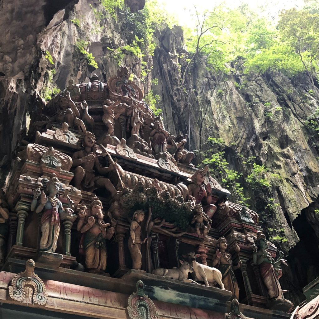 Tempel in den Batu Caves in KL Malaisia by happyhomeblog.de